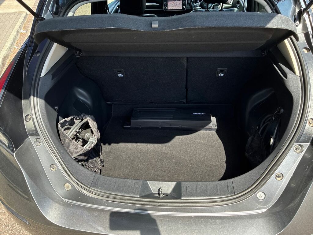 Nissan Leaf 110Kw N-connecta 40Kwh Grey #24