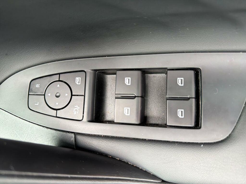 MG HS 1.5 T-gdi 24.7Kwh Trophy Suv Plug-in Hy Black #16