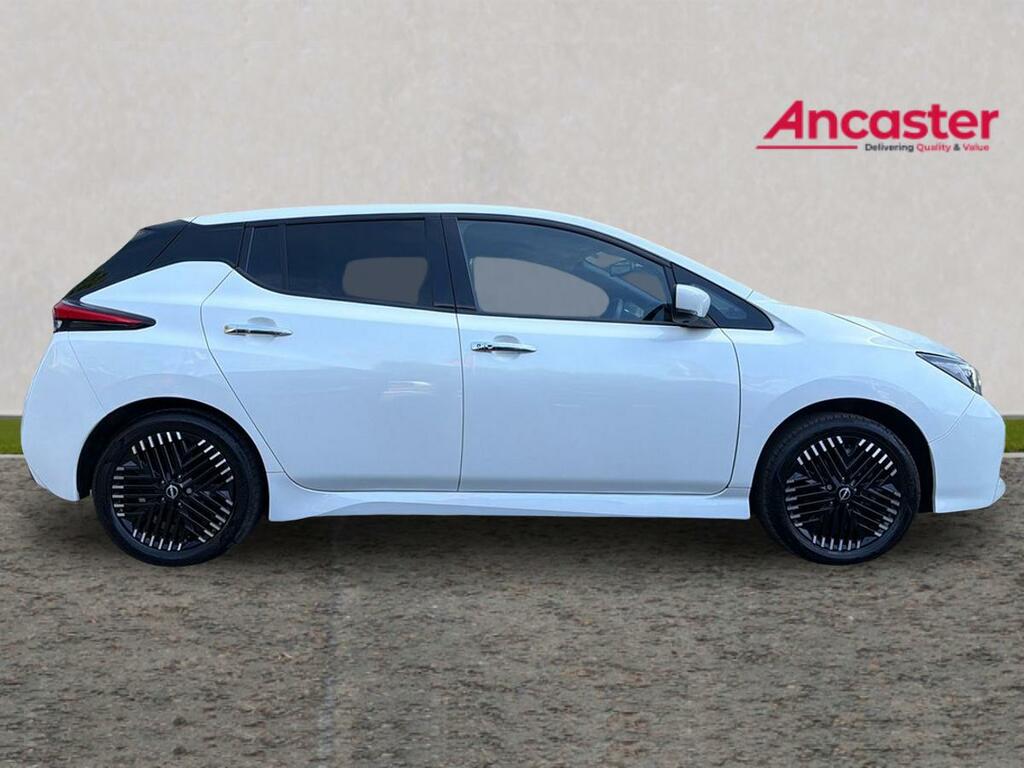 Nissan Leaf 110Kw N-connecta 39Kwh White #2