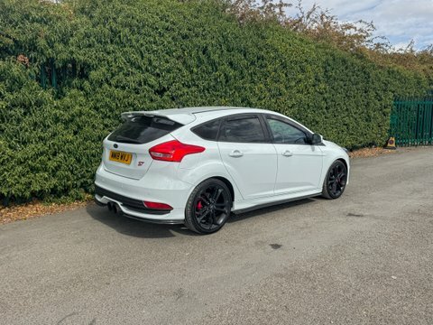 Ford Focus 2.0T Ecoboost St-3 MM18WVJ White #3