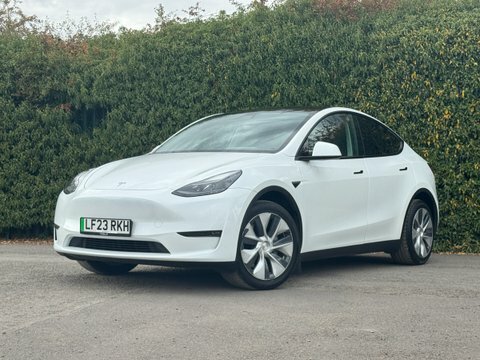 Tesla Model Y Dual Motor Long White