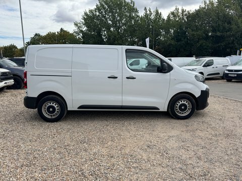 Vauxhall Vivaro Swb L1h1 Low AP74DYJ White #5