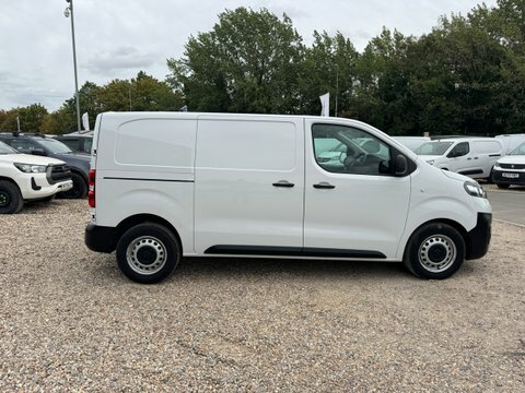 Vauxhall Vivaro Swb L1h1 Low White #5