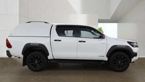 Toyota HILUX Invincible X White #3