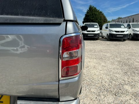 Mitsubishi L200 2.4 Di-d Dc Titan 4Wd Euro 6 16,482 Car Detail #17