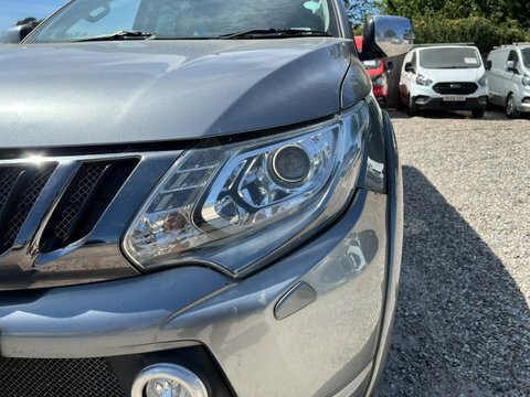 Mitsubishi L200 2.4 Di-d Dc Titan 4Wd Euro 6 16,482 Car Detail #15