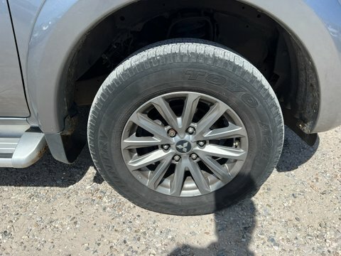 Mitsubishi L200 2.4 Di-d Dc Titan 4Wd Euro 6 16,482 Car Detail #11