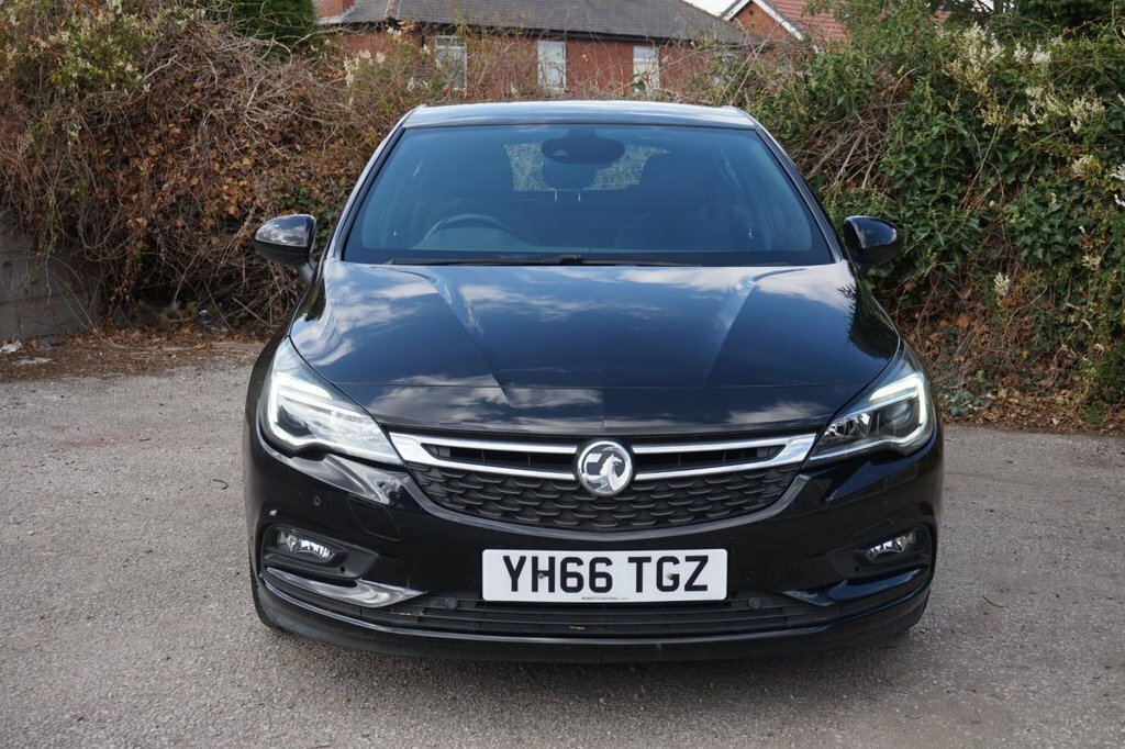 Vauxhall Astra 1.4L Sri Nav Black #2