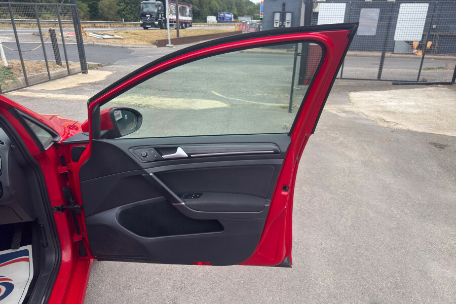Volkswagen Golf 2.0 Tdi Gt 150Ps Dsg Estate Red #10