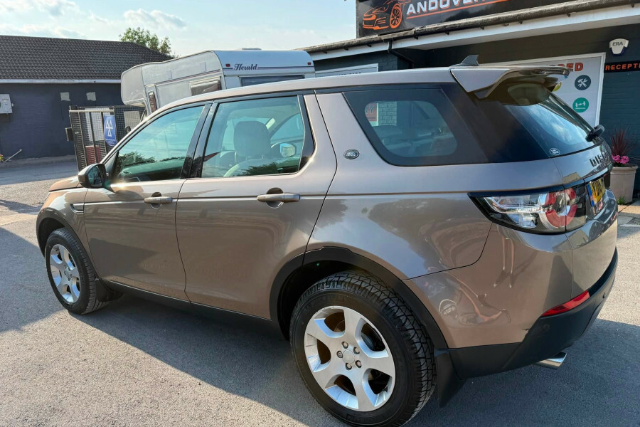 Land Rover Discovery Sport Suv Brown #3