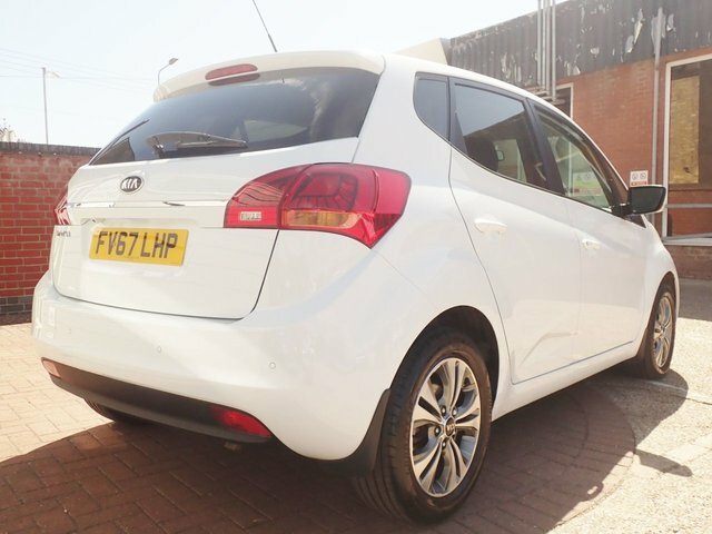 Kia Venga 1.6 3 Mpv White #5