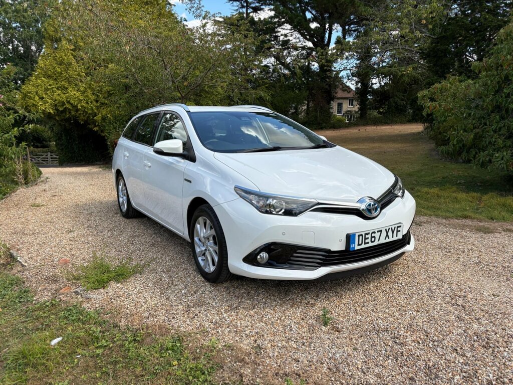 Toyota Auris 1.8 Vvt-h Icon Touring Sports Cvt Euro 6 Ss White