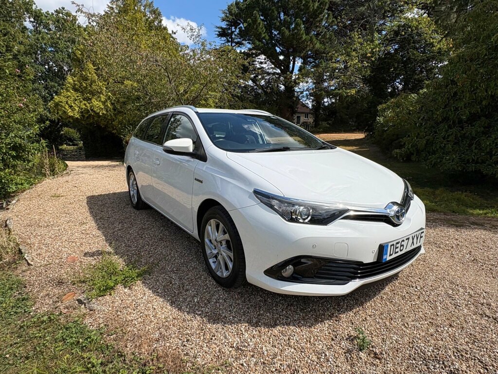 Toyota Auris 1.8 Vvt-h Icon Touring Sports Cvt Euro 6 Ss White #2