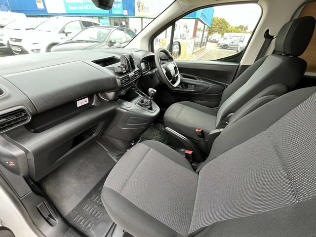 Vauxhall Combo Turbo D 2300 Prime FL74VXZ White #4
