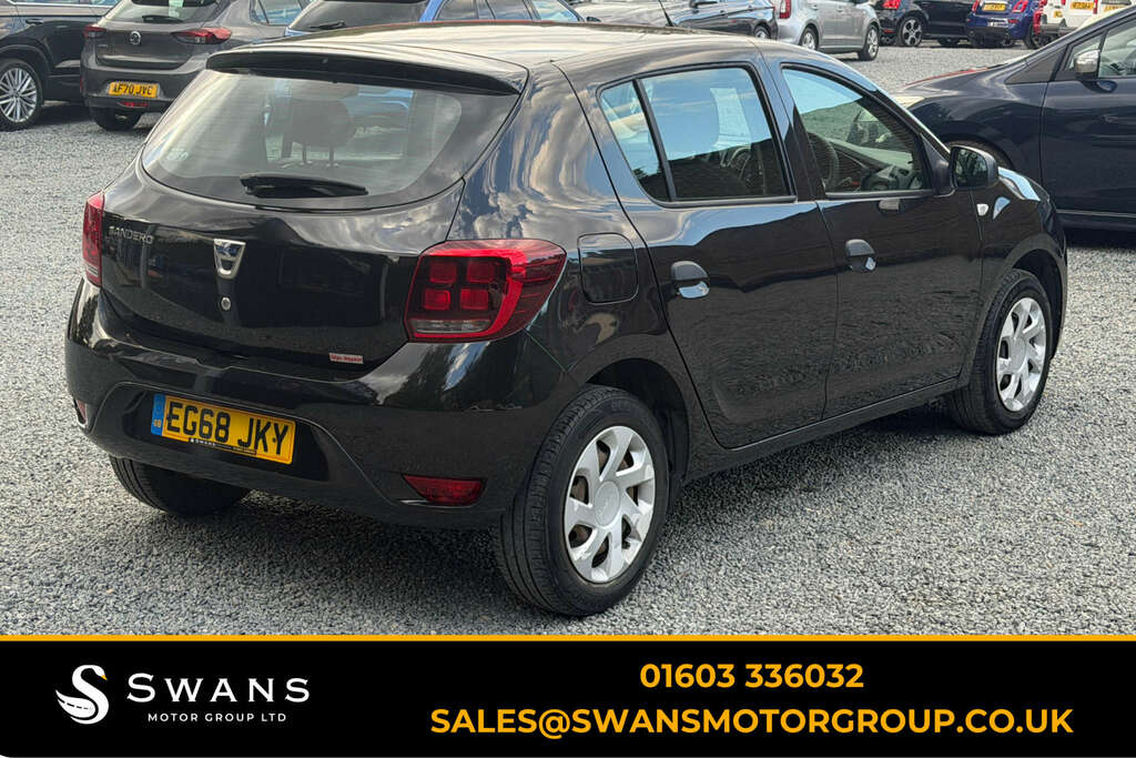 Dacia Sandero Hatchback 0.9 Tce Essential Hatchback M EG68JKY Black #2