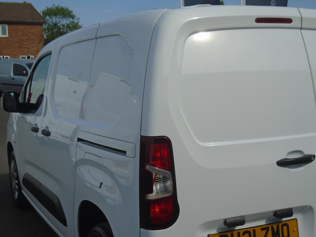 Vauxhall Combo 1.5 Turbo D 2300 Sportive L2 H1 Euro 6 Ss  #18