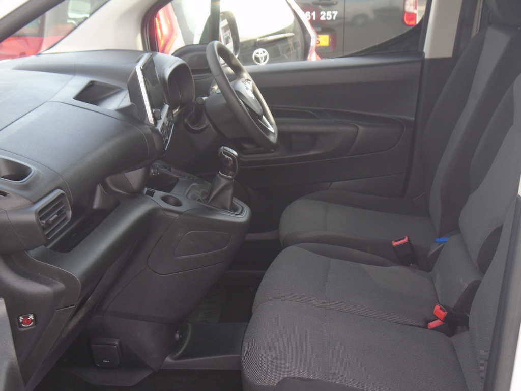 Vauxhall Combo 1.5 Turbo D 2300 Sportive L2 H1 Euro 6 Ss  #25