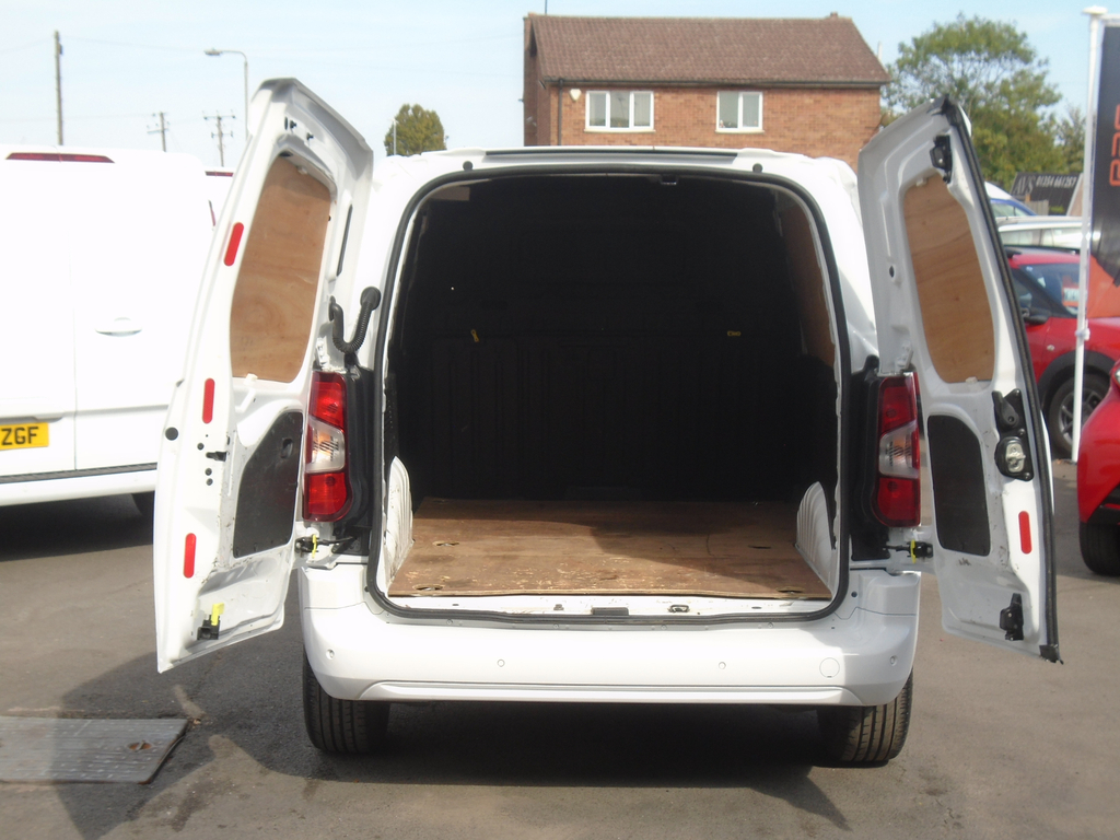 Vauxhall Combo 1.5 Turbo D 2300 Sportive L2 H1 Euro 6 Ss  #21