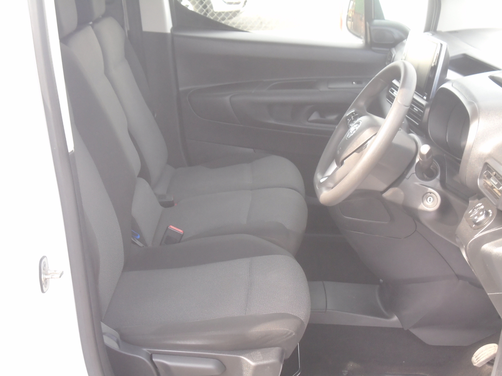 Vauxhall Combo 1.5 Turbo D 2300 Sportive L2 H1 Euro 6 Ss  #31