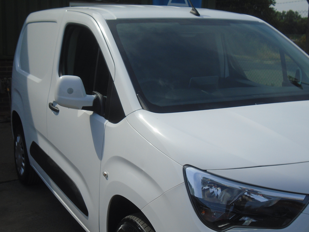 Vauxhall Combo 1.5 Turbo D 2300 Sportive L2 H1 Euro 6 Ss  #9