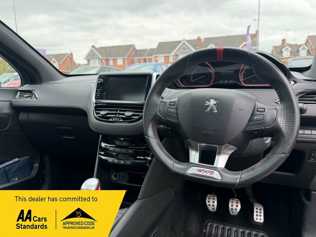 Peugeot 208 1.6L Gti Prestige Black #2