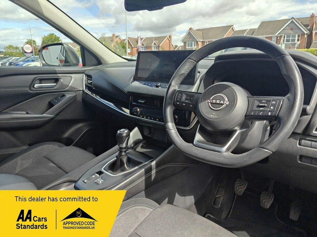 Nissan Qashqai 1.3L N-connecta DY72KZX Black #2