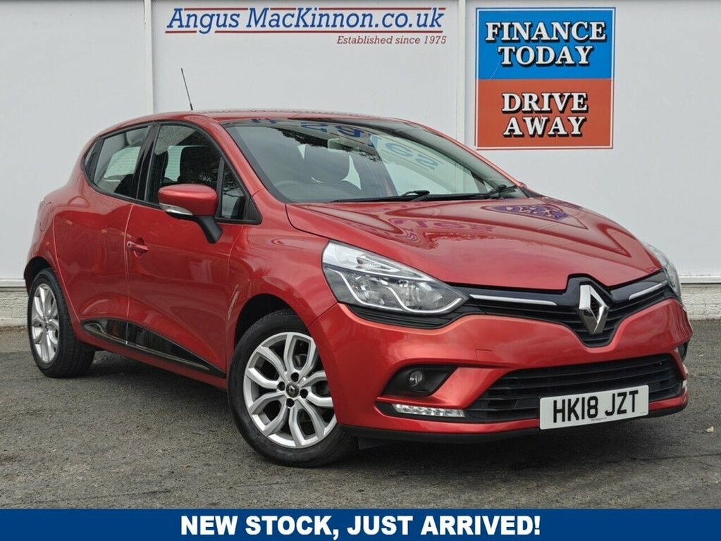 Renault Clio 1.2L Dynamique Nav Red