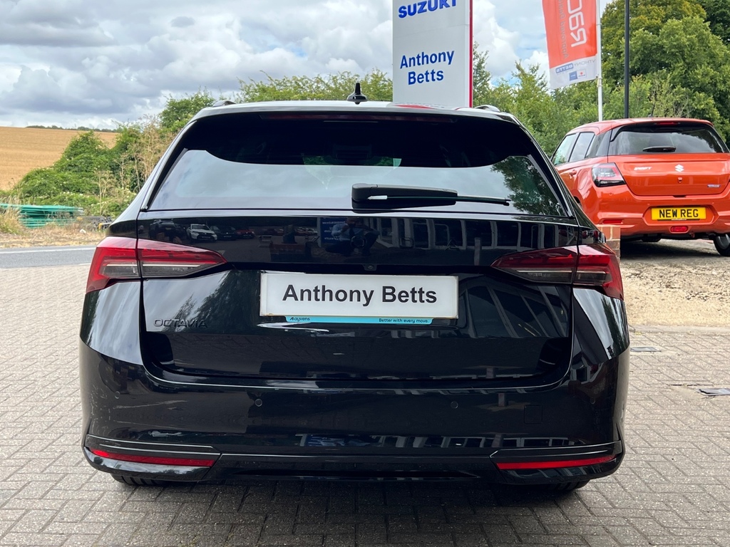 Skoda Octavia 1.5 Tsi 150 E-tec Sportline Dsg BD25ZSK Black #4