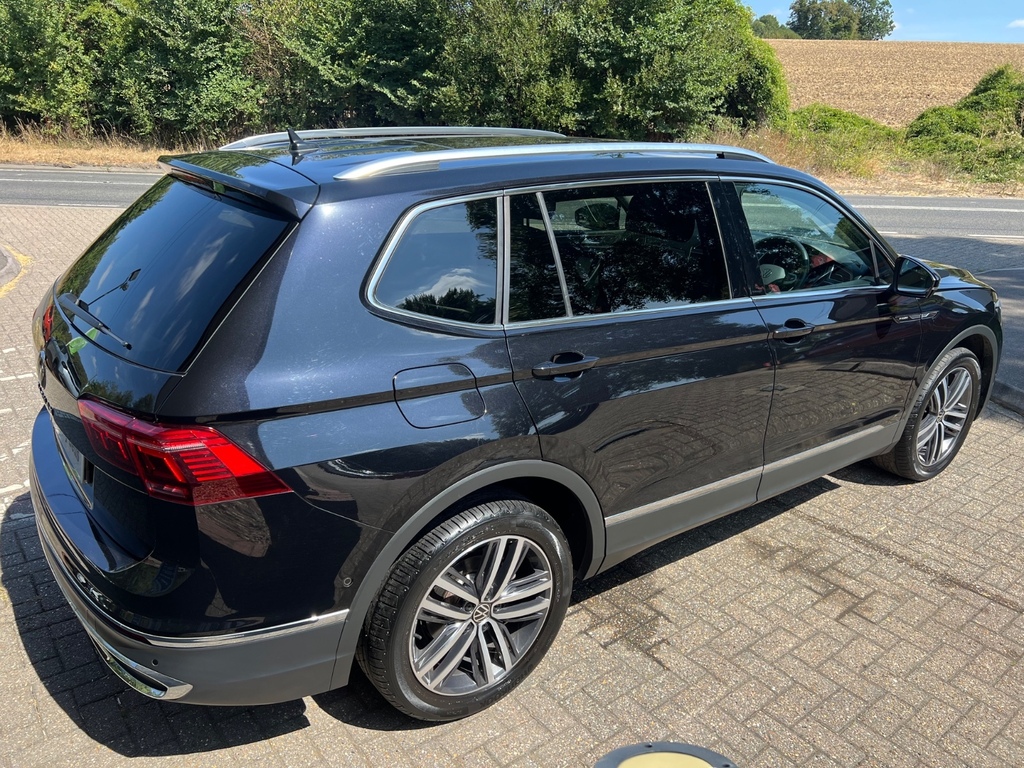 Volkswagen Tiguan Allspace 1.5 Tsi Elegance Dsg CJ23GZF Black #3