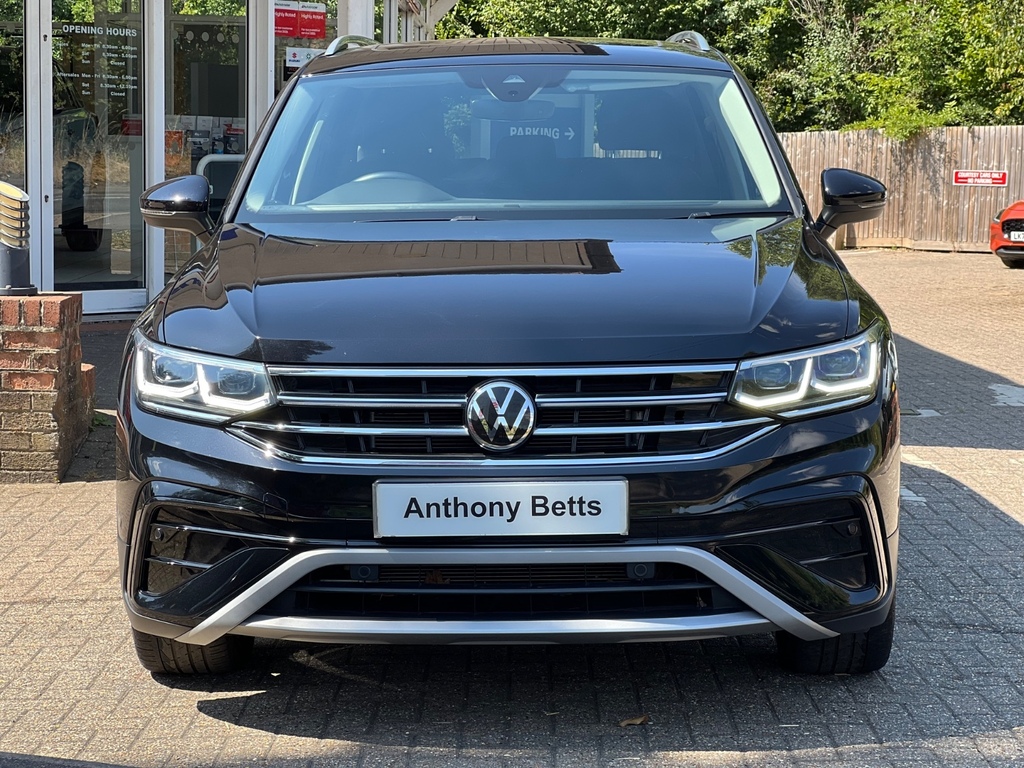Volkswagen Tiguan Allspace 1.5 Tsi Elegance Dsg CJ23GZF Black