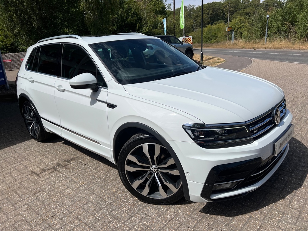Volkswagen Tiguan 2.0 Tdi 150 R-line Tech Dsg White #2
