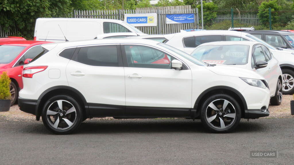 Nissan Qashqai 1.5 Dci N-connecta FP66XYT White #2
