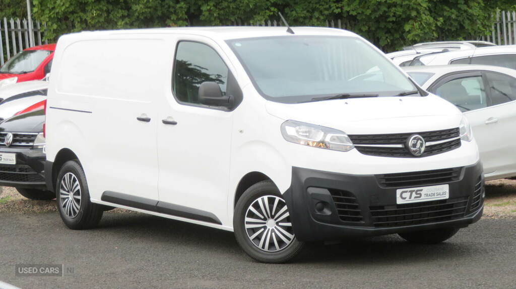 Vauxhall Vivaro 2900 1.5D 100Ps Edition H1 Van White