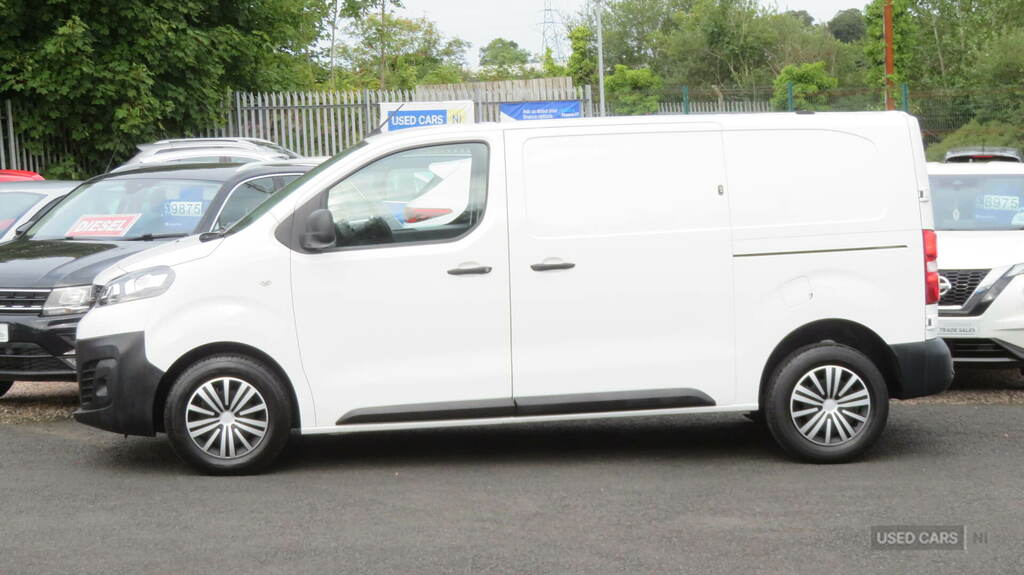 Vauxhall Vivaro 2900 1.5D 100Ps Edition H1 Van MK69YRS White #3