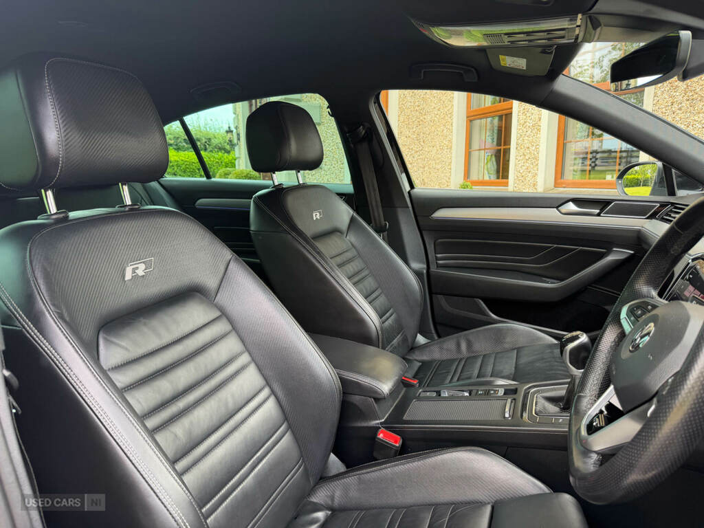 Volkswagen Passat 1.5 Tsi Evo Sel Estate Dsg 150 Ps Silver #8
