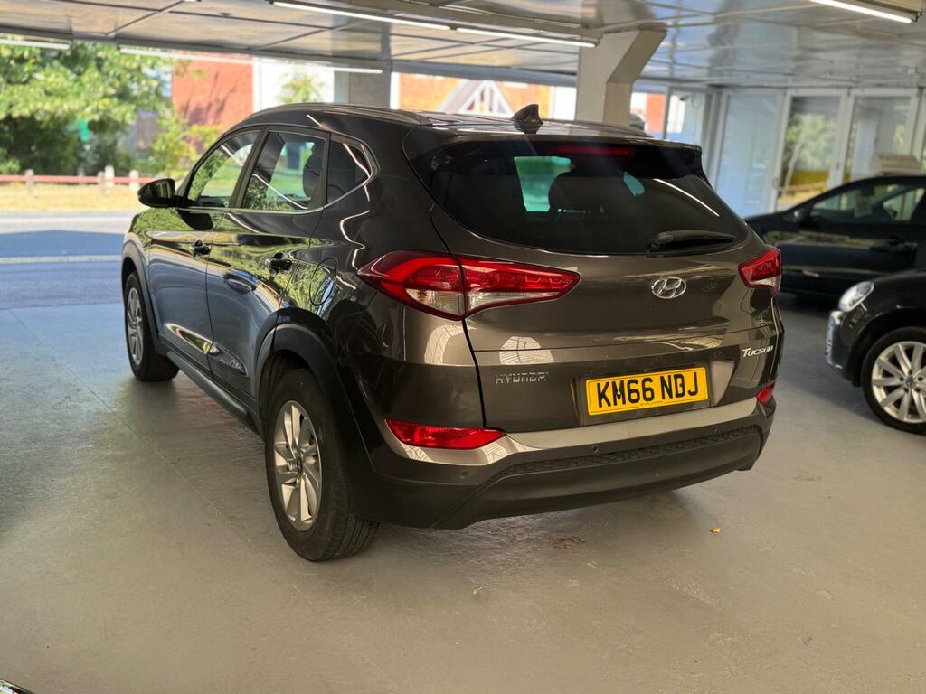 Hyundai Tucson 1.7 Crdi Blue Drive Premium Euro 6 Ss Grey #4