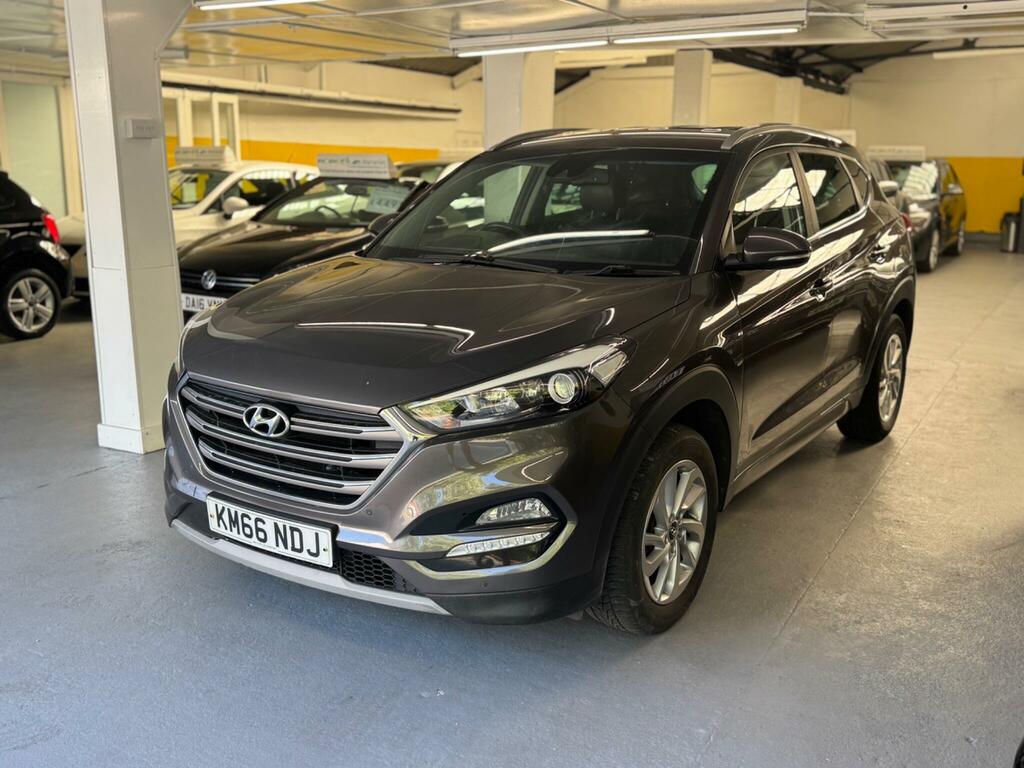 Hyundai Tucson 1.7 Crdi Blue Drive Premium Euro 6 Ss Grey