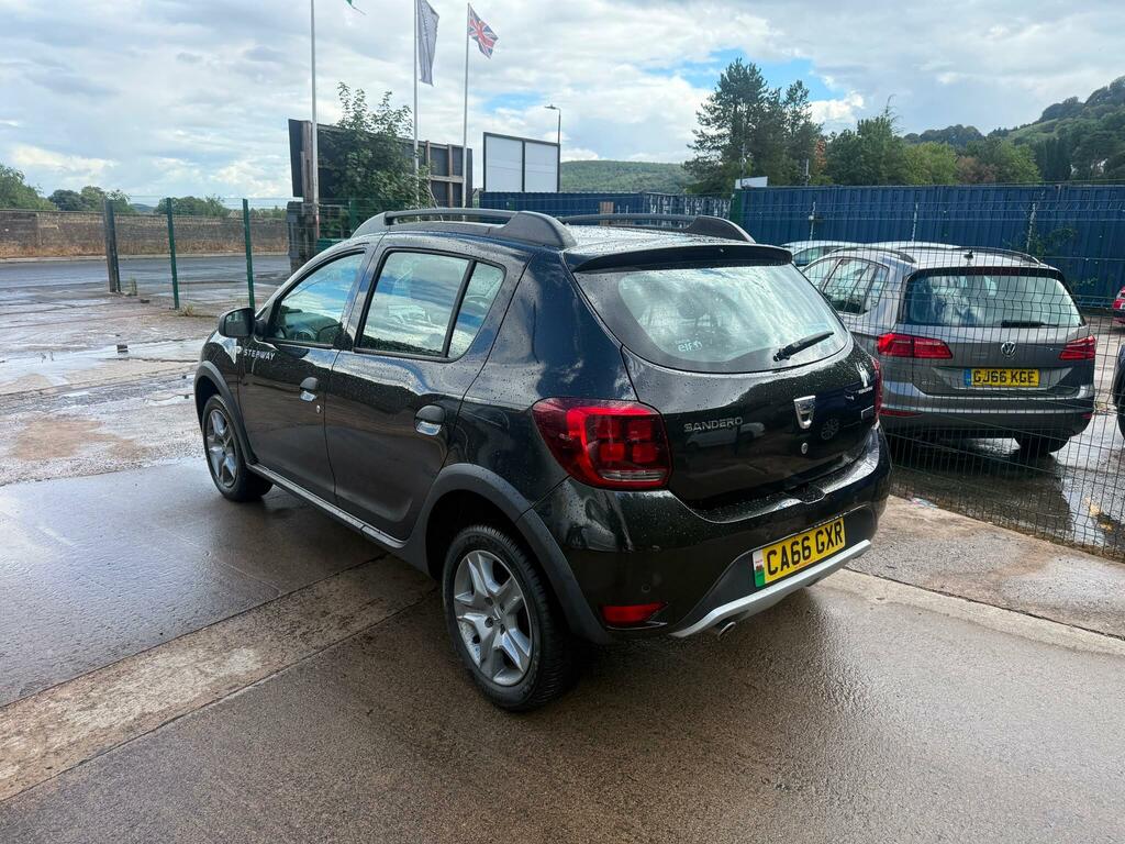 Dacia Sandero Stepway 1.5 Dci Laureate Euro 6 Ss CA66GXR Black #5