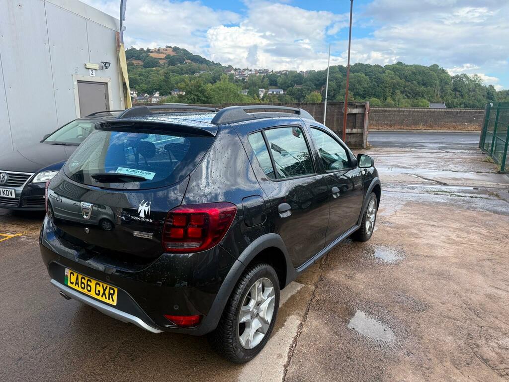 Dacia Sandero Stepway 1.5 Dci Laureate Euro 6 Ss CA66GXR Black #4