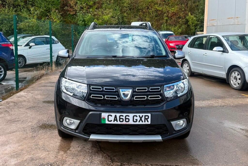 Dacia Sandero Stepway 1.5 Dci Laureate Euro 6 Ss CA66GXR Black #3