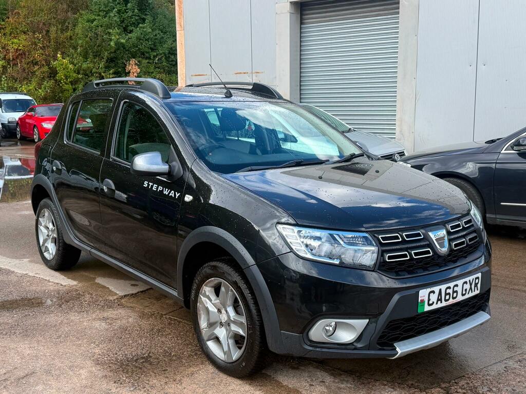 Dacia Sandero Stepway 1.5 Dci Laureate Euro 6 Ss CA66GXR Black #2