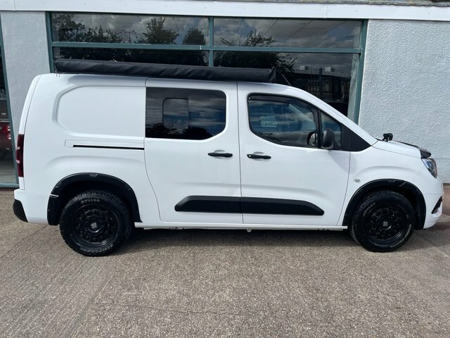 Vauxhall Combo 1.5 Turbo D 2300 Sportive Panel Van Man White #2
