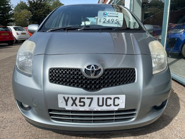 Toyota Yaris 1.3 Vvt-i Tr Hatchback 141 G Km Silver #2
