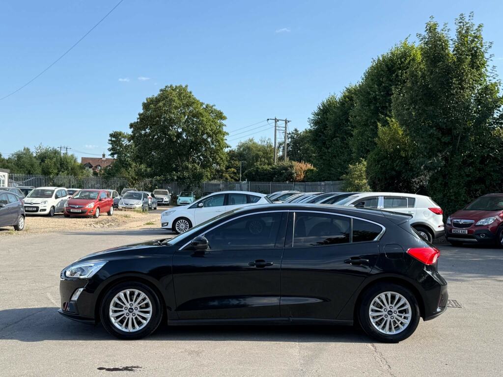 Ford Focus 1.0T Ecoboost Titanium Euro 6 Ss Black #4