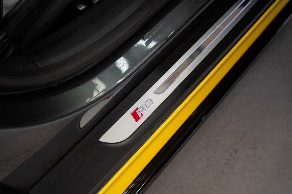 Audi R8 5.2 Fsi V10 Plus S Tronic Quattro Euro 6 Ss Red #25