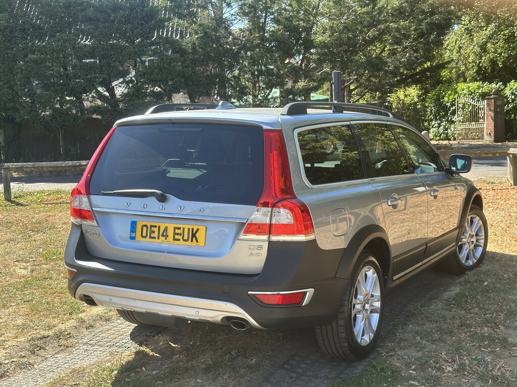 Volvo XC70 2.4 D5 Se Lux Silver #4