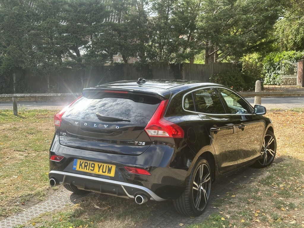 Volvo V40 Hatchback 1.5 T3 R-design Edition Pro 2019 KR19YUW Black #4