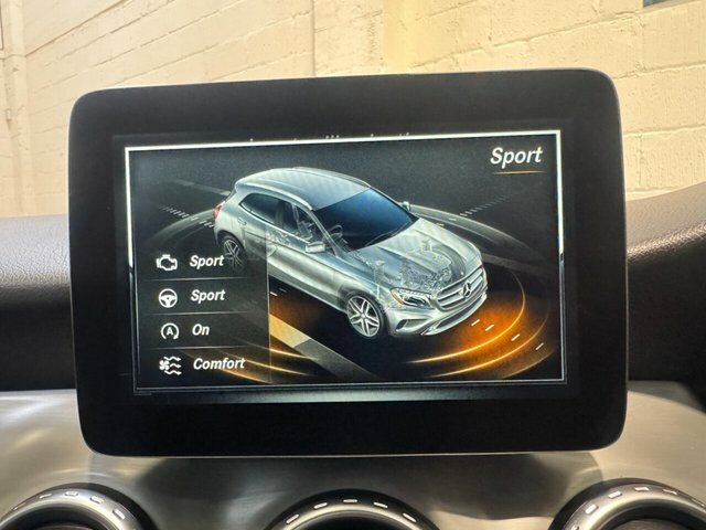 Mercedes-Benz GLA Class 2.1 Gla200d Sport Premium Plus 7G-dct Euro 6 S Blue #20