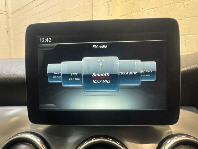 Mercedes-Benz GLA Class 2.1 Gla200d Sport Premium Plus 7G-dct Euro 6 S Blue #47