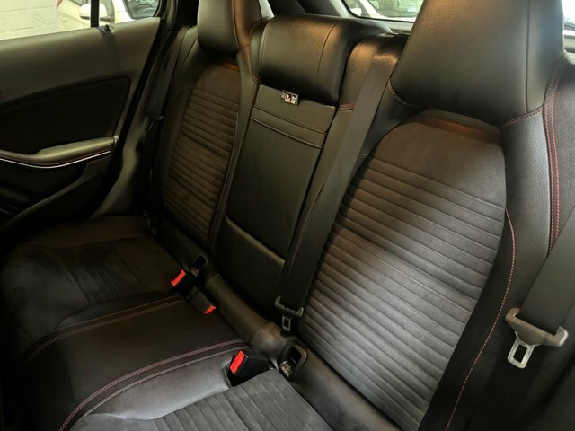 Mercedes-Benz GLA Class 2.1 Gla200d Sport Premium Plus 7G-dct Euro 6 S Blue #11